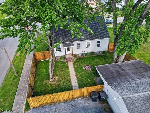 506 Adelaide Avenue SE, Warren, OH 44483