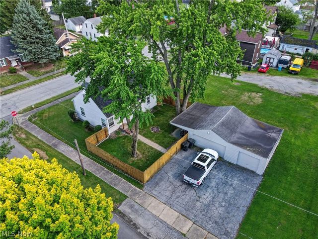 506 Adelaide Avenue SE, Warren, OH 44483