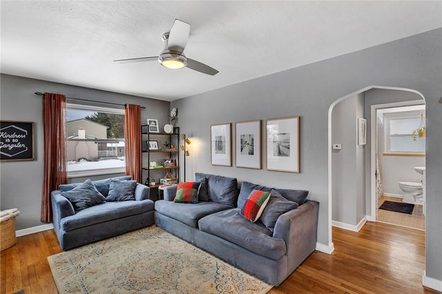 10179 Perry Hwy, Mccandless, PA 15090