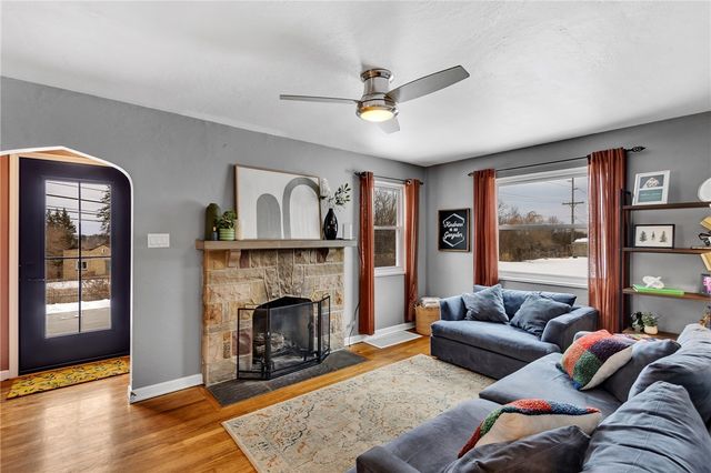 10179 Perry Hwy, Mccandless, PA 15090