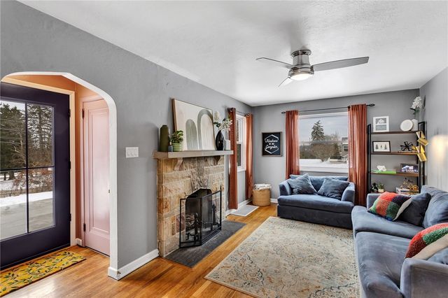 10179 Perry Hwy, Mccandless, PA 15090