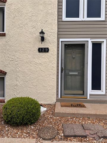 129 Carmel Woods Drive, Ellisville, MO 63021