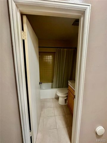 129 Carmel Woods Drive, Ellisville, MO 63021