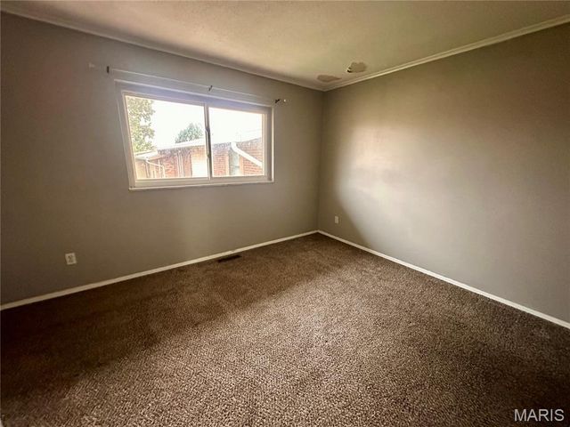 129 Carmel Woods Drive, Ellisville, MO 63021