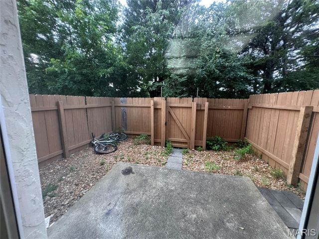 129 Carmel Woods Drive, Ellisville, MO 63021