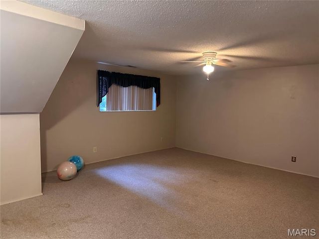 129 Carmel Woods Drive, Ellisville, MO 63021