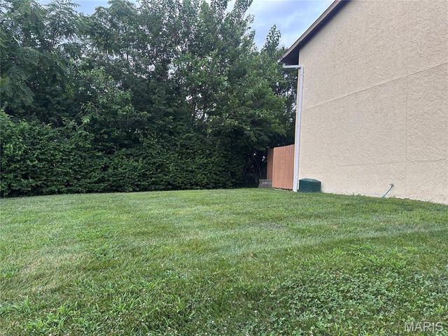129 Carmel Woods Drive, Ellisville, MO 63021
