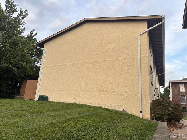 129 Carmel Woods Drive, Ellisville, MO 63021