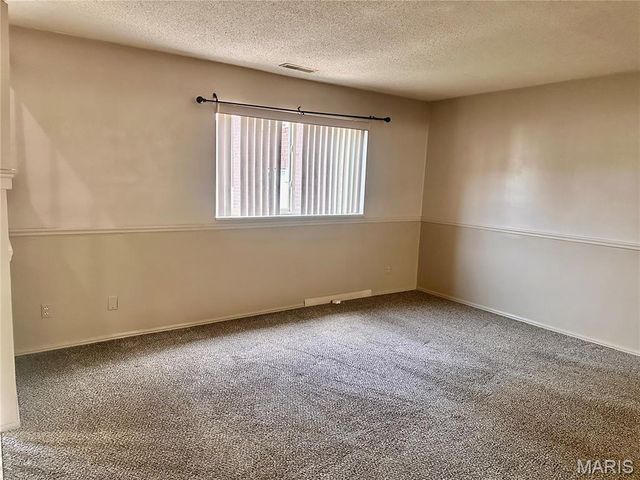 129 Carmel Woods Drive, Ellisville, MO 63021