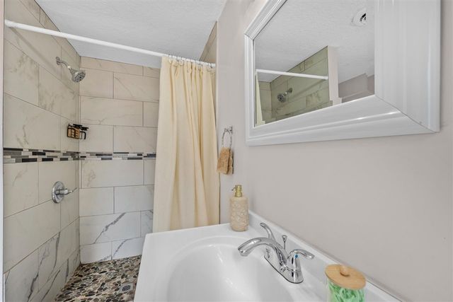 1315 NW Ash Ave, Lawton, OK 73507