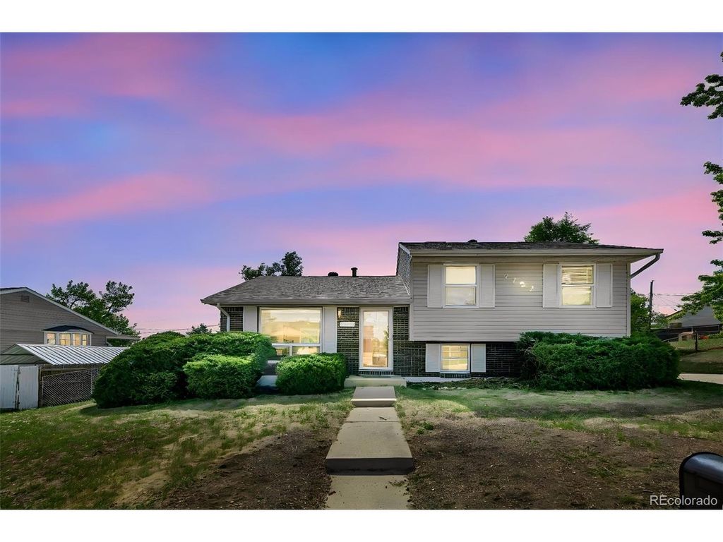 7752 Saulsbury St, Arvada, CO 80003