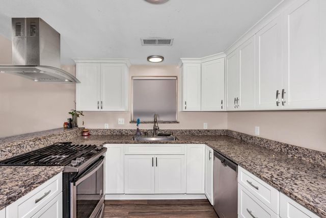 2868 Beachwood Dr, Merced, CA 95348