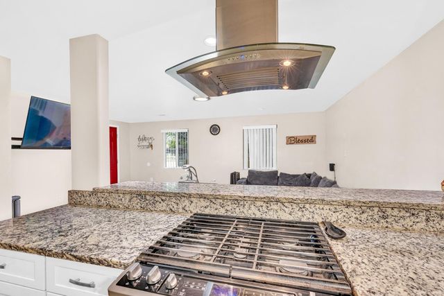 2868 Beachwood Dr, Merced, CA 95348