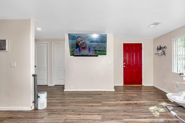 2868 Beachwood Dr, Merced, CA 95348