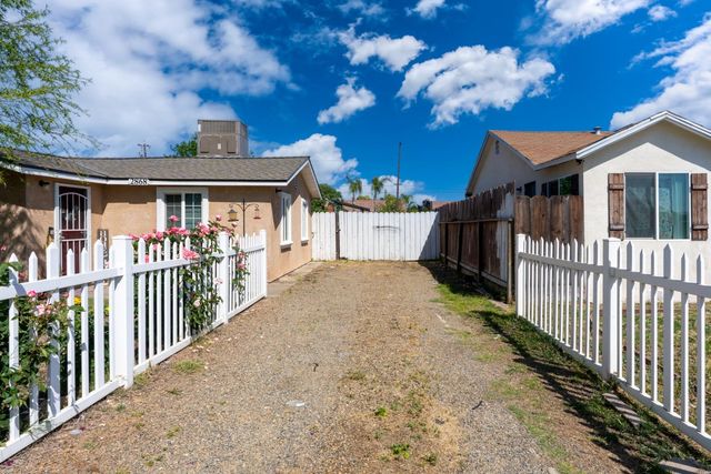 2868 Beachwood Dr, Merced, CA 95348