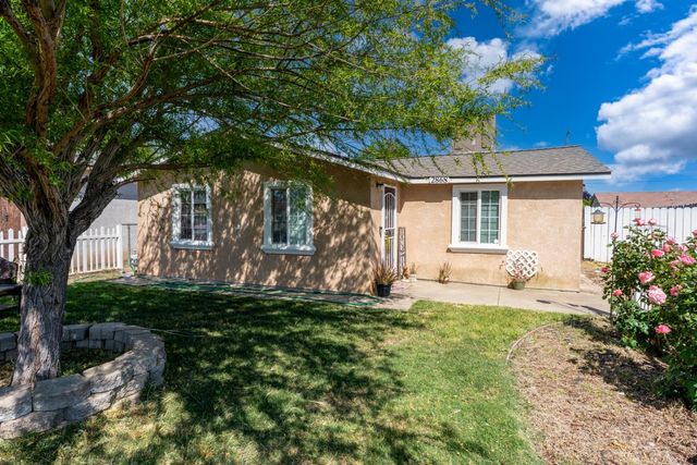 2868 Beachwood Dr, Merced, CA 95348