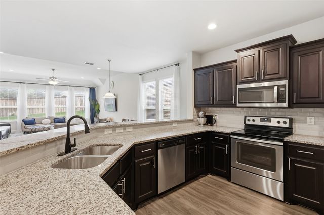 320 Hudson Court, Kennedale, TX 76060