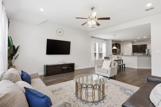 320 Hudson Court, Kennedale, TX 76060