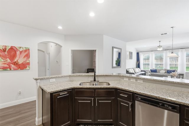 320 Hudson Court, Kennedale, TX 76060