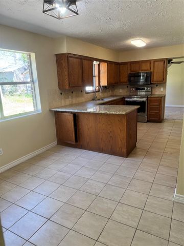 25587 White Oak Lane, Splendora, TX 77372