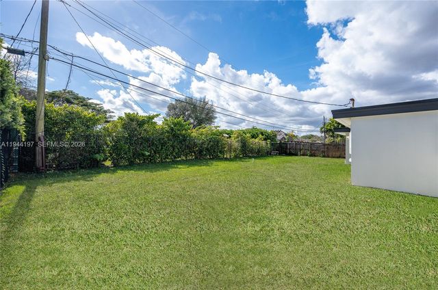 8440 SW 27th Ter, Miami, FL 33155