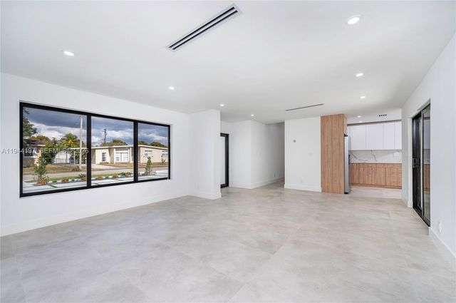 8440 SW 27th Ter, Miami, FL 33155