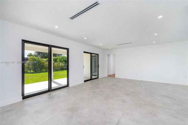 8440 SW 27th Ter, Miami, FL 33155