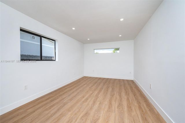 8440 SW 27th Ter, Miami, FL 33155