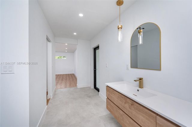 8440 SW 27th Ter, Miami, FL 33155