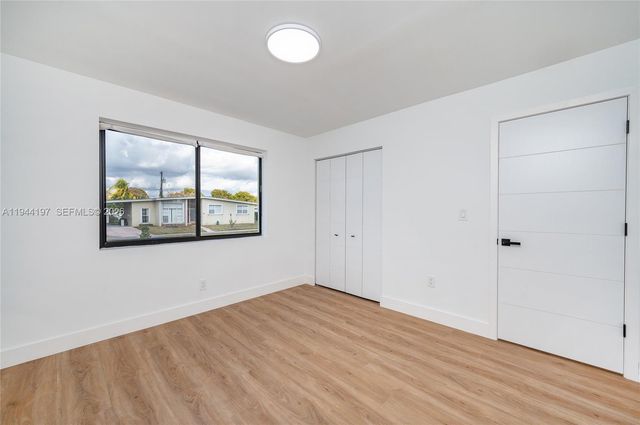 8440 SW 27th Ter, Miami, FL 33155