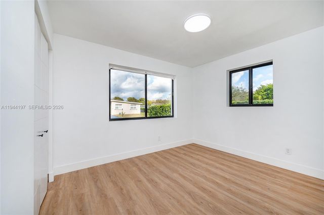 8440 SW 27th Ter, Miami, FL 33155