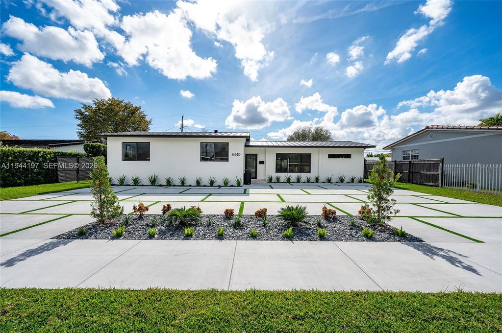 8440 SW 27th Ter, Miami, FL 33155