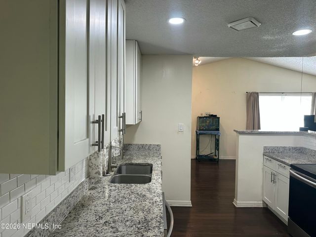 8613 BEECHFERN Lane E, Jacksonville, FL 32244