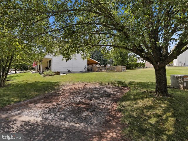 6145 POND VIEW DR, Birdsboro, PA 19508