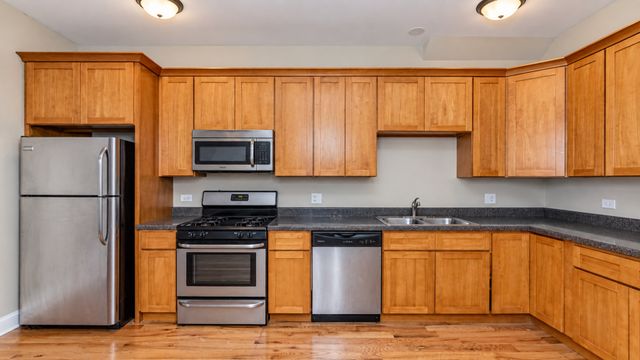 3927 N Clarendon Avenue 1F, Chicago, IL 60613