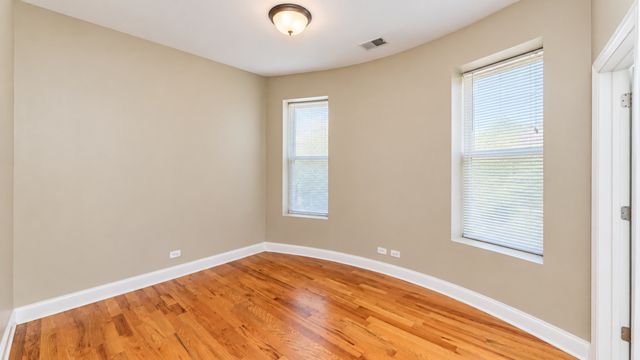 3927 N Clarendon Avenue 1F, Chicago, IL 60613