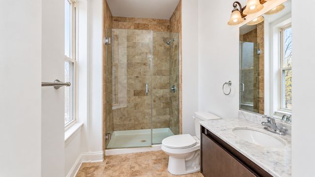 3927 N Clarendon Avenue 1F, Chicago, IL 60613