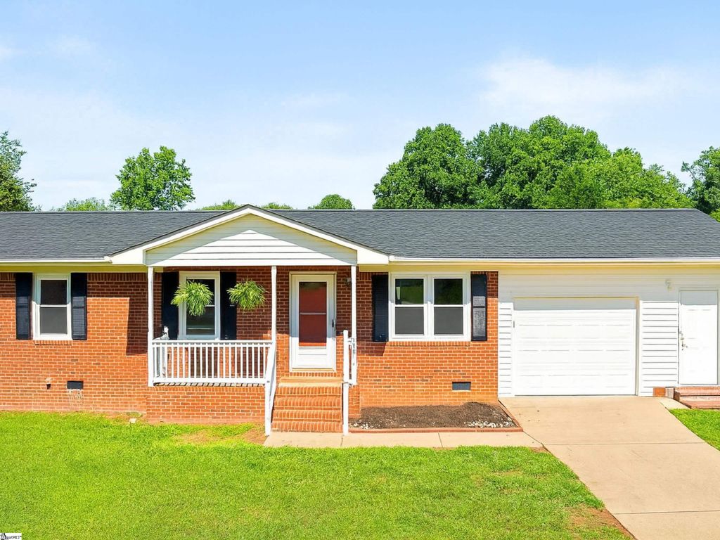 138 Glassy Drive, Inman, SC 29349