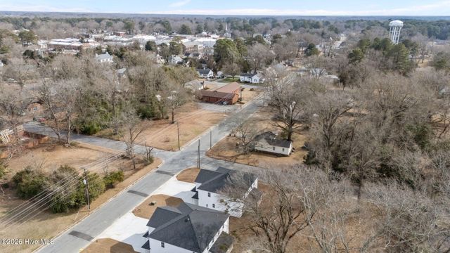 4365 W Pine Street B, Farmville, NC 27828