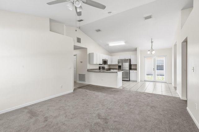 204 SW 14th St Street SW 1, Vero Beach, FL 32962