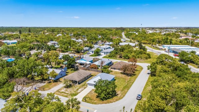 204 SW 14th St Street SW 1, Vero Beach, FL 32962