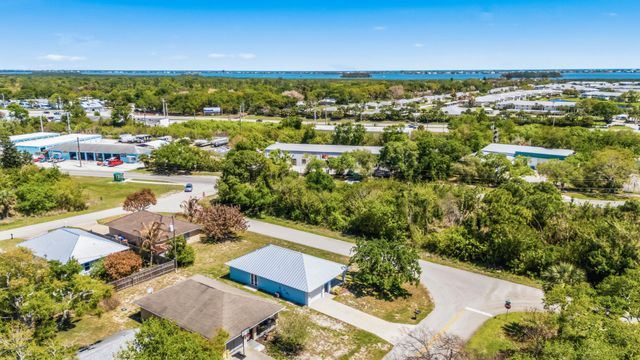 204 SW 14th St Street SW 1, Vero Beach, FL 32962