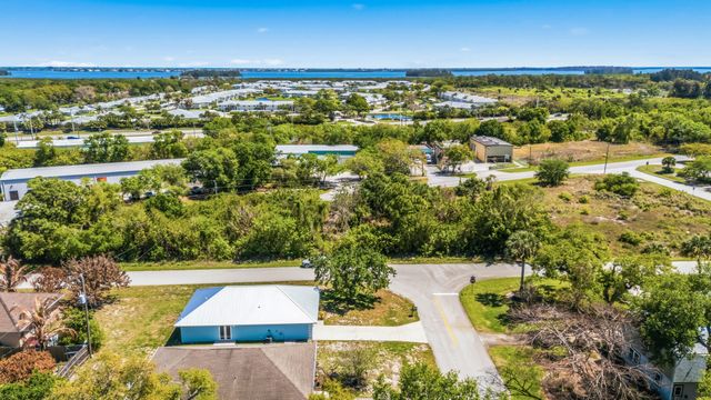 204 SW 14th St Street SW 1, Vero Beach, FL 32962