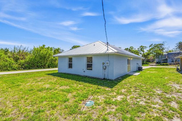 204 SW 14th St Street SW 1, Vero Beach, FL 32962