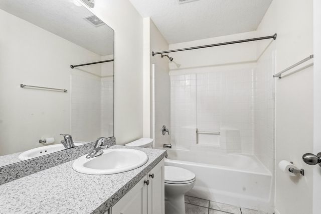 204 SW 14th St Street SW 1, Vero Beach, FL 32962