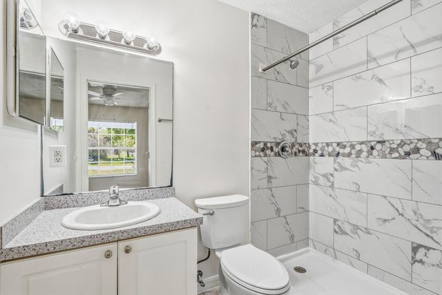 204 SW 14th St Street SW 1, Vero Beach, FL 32962