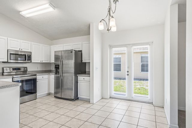 204 SW 14th St Street SW 1, Vero Beach, FL 32962