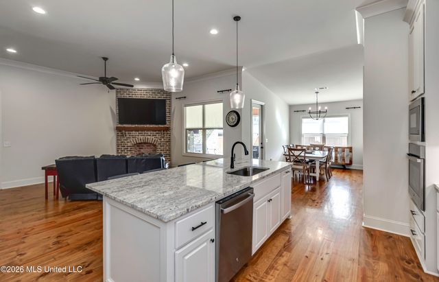 913 Waters Edge, Brandon, MS 39047