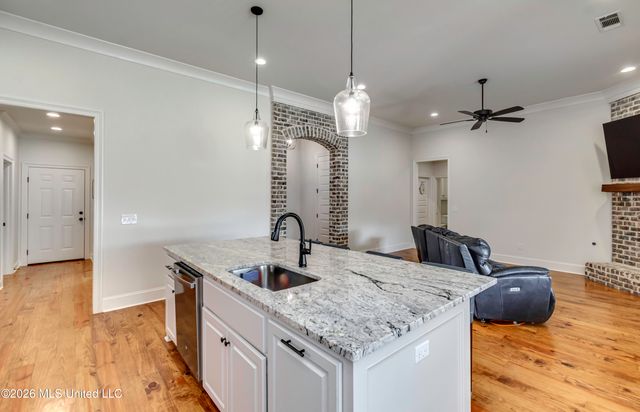 913 Waters Edge, Brandon, MS 39047