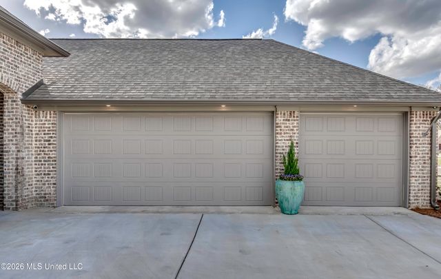 913 Waters Edge, Brandon, MS 39047